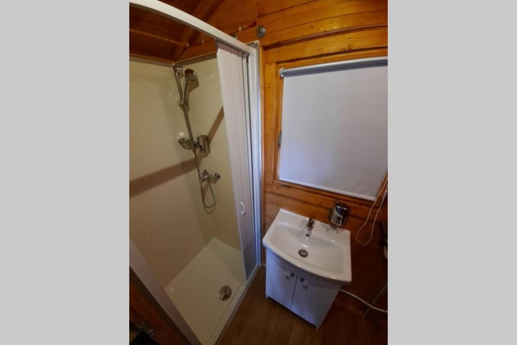 Autarkes Tiny House Mit Rheinblick Apartment Rumikon Екстериор снимка
